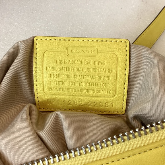 COACH LEGACY COURTENAY LEATHER YELLOW HANDBAG - Picture 13 of 15